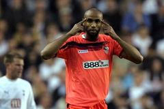 Frederik Canoute během zápasu s Tottenhamem