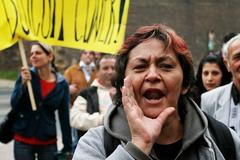 ŽIVĚ: Demonstrace Romů proti rasismu, násilí a výrokům Tomia Okamury