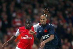Arsenal - Slavia: Eboué a Tavares