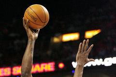 Shaq řádí, útočí, skóruje