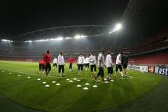 Slavia trénuje na Emirates Stadium