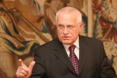 Václav Klaus na tiskové konferenci po jednání s Angelou Merkelovou