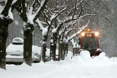 Ostrava pod sněhem - traktor