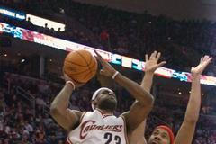 Cleveland - Detroit: LeBron James a Rasheed Wallace