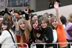 Tokio hotel v Praze - fanynky čekají na koncert