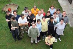 Lidé s postižením zkouší žít na svobodě