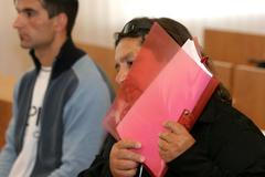 Soud s prodejci dětí v Chebu