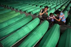 Pohřeb obětí masakru ve Srebrenici