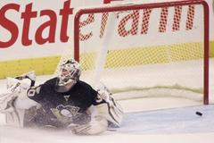 Sabourin pouští Eliášovu střelu