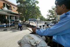 Pákistánští policisté střeží okolí okresního soudu v Islámábádu