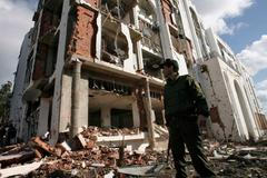 Budova Ústavního soudu v Alžíru po teroristickém útoku, 11.12.2007