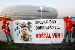 Iniciativa "Košťál ven" na zápase v Mnichově