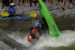Freestyle kayaking
