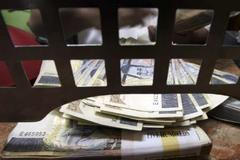 Filipíny bojují s měnovou politikou