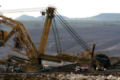 Grennpeace letí nad doly