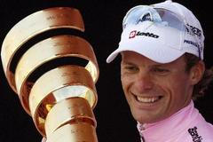 Giru kralují Italové