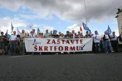 Demonstrace odborářů na Václavském náměstí v Praze