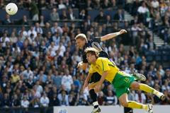 Garry O'Connor v souboji s Arunasem Klimavaciusem