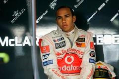 Lewis Hamilton má za sebou první trénink