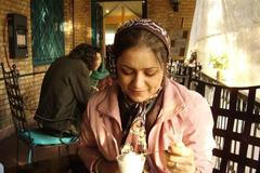 Svatyně Hazrate Masúmeh, Írán, Kóm, feministka, Farnaz Seifíová