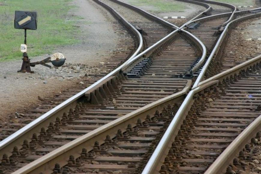 Za srážkou rychlovlaků na jihu Španělska mohla být prasklá kolej