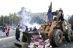 bagr, který svrhl Slobodana