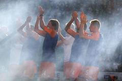 Fotbalisté Baníku zdraví fanoušky