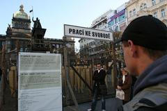 Na Václavském náměstí stojí lágr