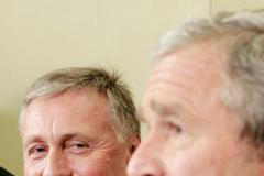 Schůzka Bushe a Topolánka v Oválné pracovně