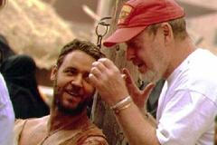 Ridley Scott při natáčení Gladiátora