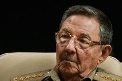 Předá Raúl Castro opět vládu svému bratru?