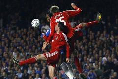 Chelsea - Liverpool: Drogba, Crouch, Carragher