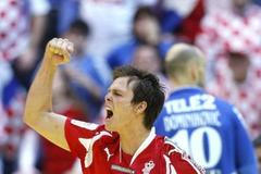 Hans Lindberg z Dánska se raduje - jeho země je mistrem Evropvy v házené