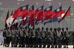 Vojenská přehlídka v Naypyidaw