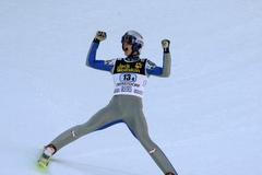 Gregor Schlierenzauer se raduje po svém pokusu na MS v závodu družstev