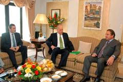 Negroponte, Boucher a Šaríf