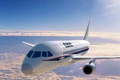 Suchoj Superjet 100 v oblacích