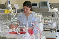 Péče o nedonošence