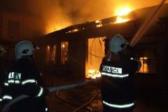 Požár strojírenských hal v Roudnici nad Labem