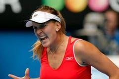 Gesto zmaru. Vaidišová v Melbourne končí