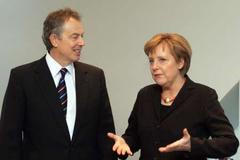 Britský premiér Tony Blair při dnešním setkání s německou kancléřkou Angelou Merkelovou