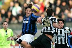 Zlatan Ibrahimovič během utkání se Sienou