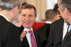 Volba prezidenta, druhý den, 1. volba