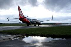 Boeing 737 společnosti Sky Europe na letišti Ruzyně