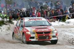 Michal Prokop a jeho mitsubishi během Švédské rallye