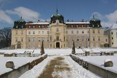 Zámek v Lánech v zimě