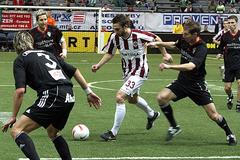 Fotbal v hale-finále