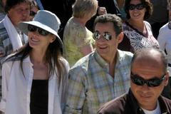 Sarkozy na výletě s přítelkyní