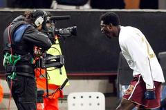 AC Milán - Arsenal: Adebayor