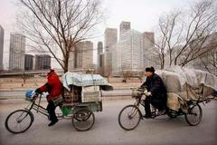 Číňané na motorce